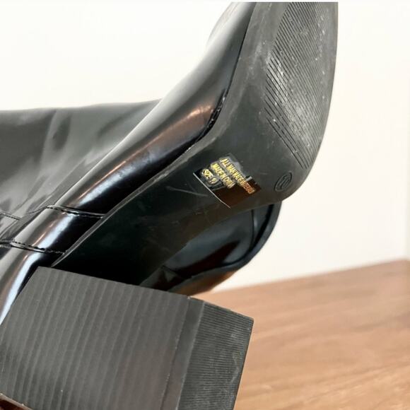 Wild Diva Glossy Black Pointy Toe Booties - Picture 3 of 6